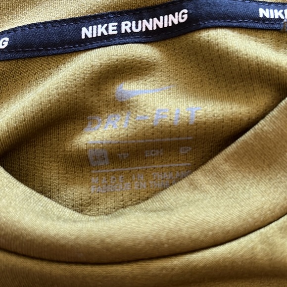 Never worn too small - Picture 3 of 3